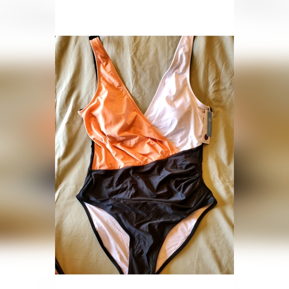 *New* Cupshe One Piece Wrap Color Block Bathing Suit Size XL